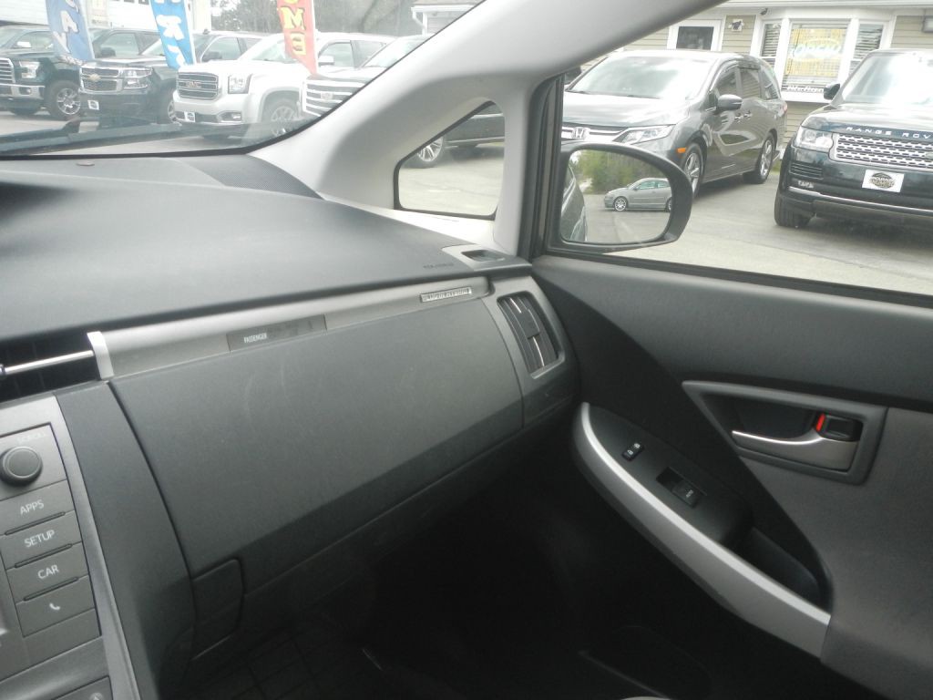 2012 Toyota Prius Image 48
