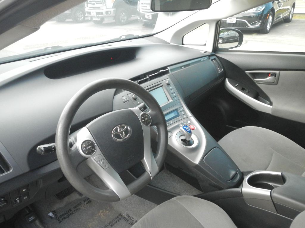 2012 Toyota Prius Image 9