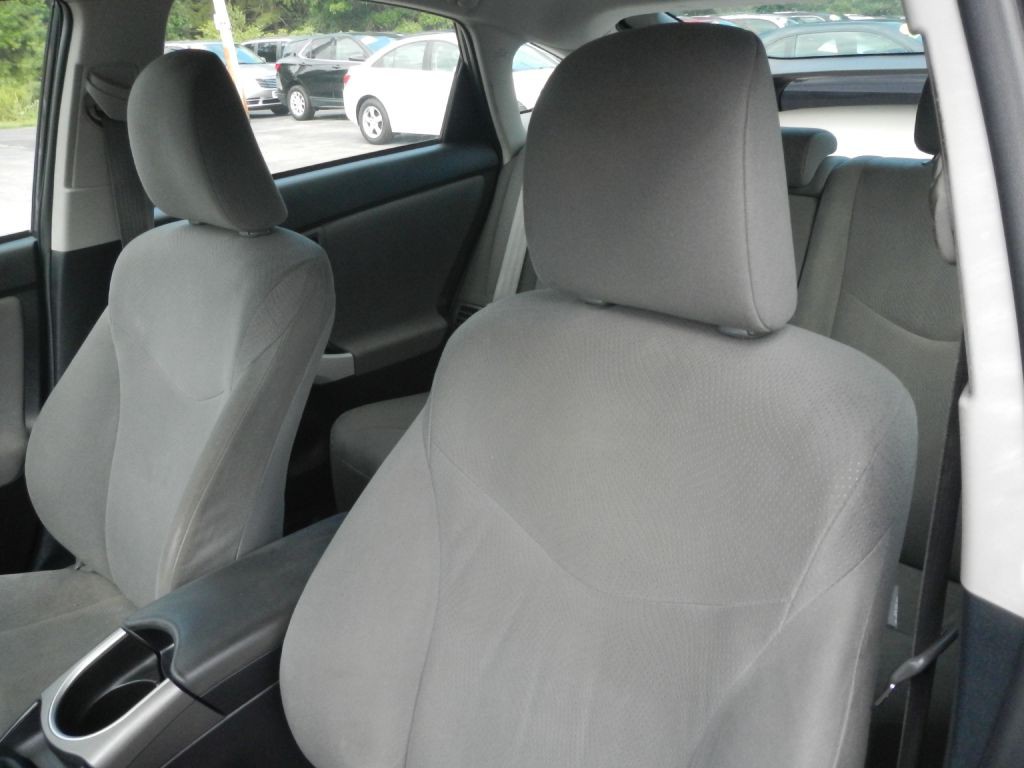 2012 Toyota Prius Image 10