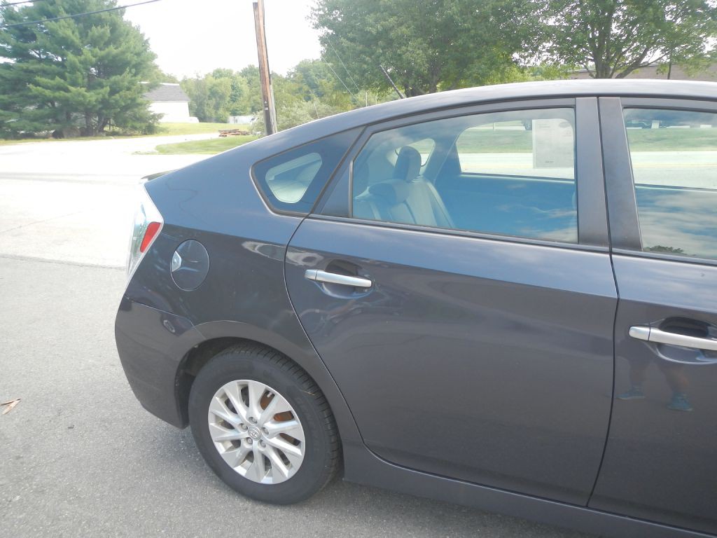 2012 Toyota Prius Image 13