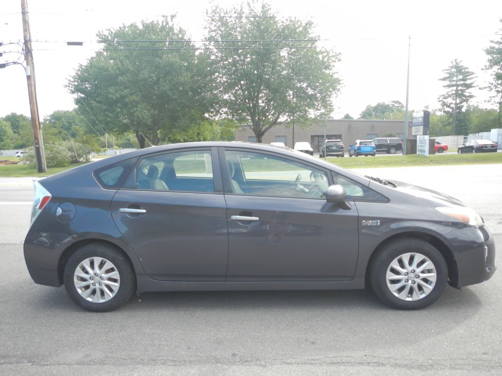 2012 Toyota Prius Image 14