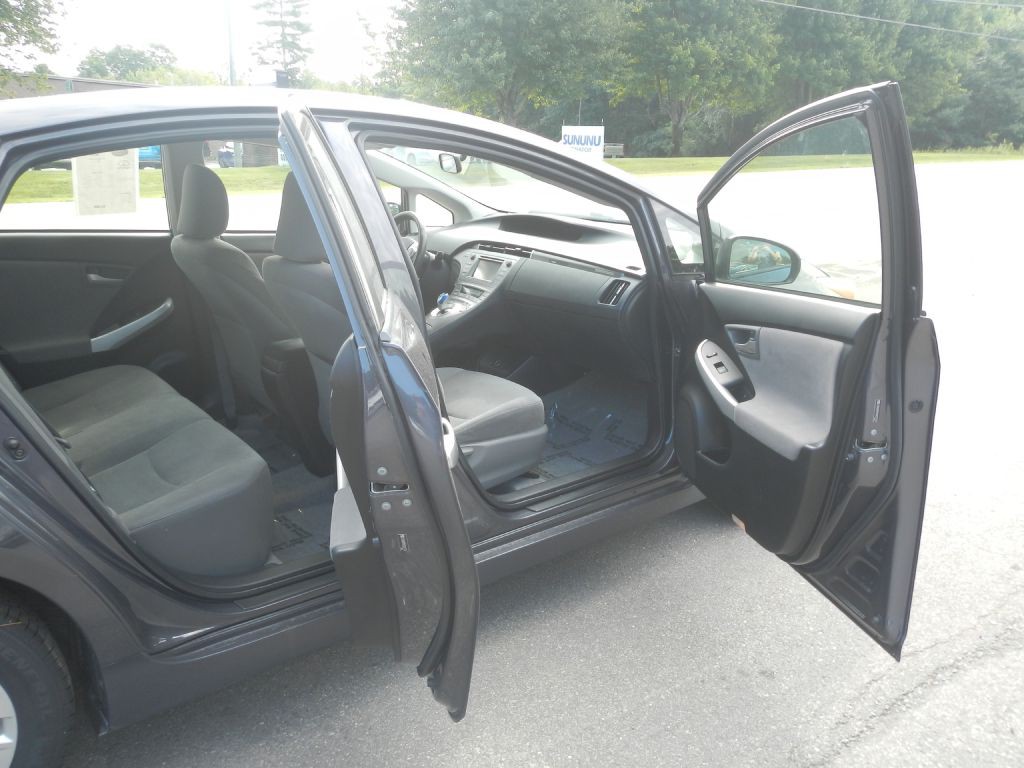 2012 Toyota Prius Image 16