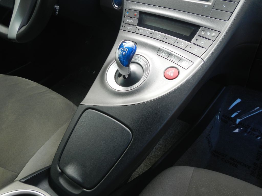 2012 Toyota Prius Image 24