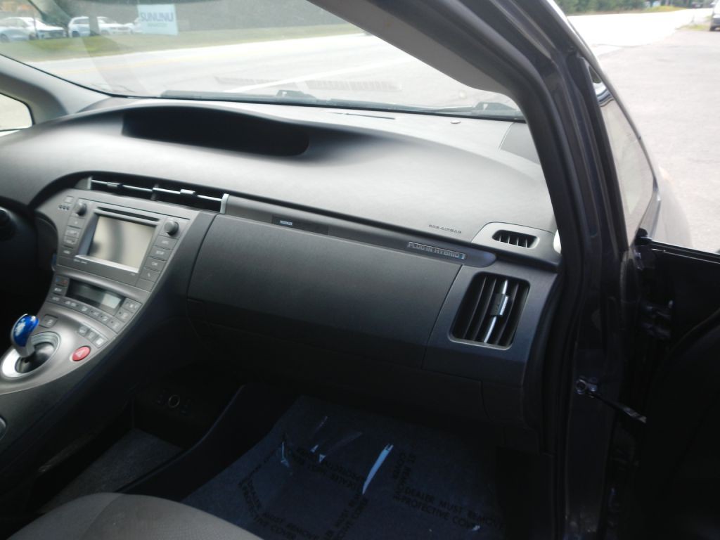 2012 Toyota Prius Image 25
