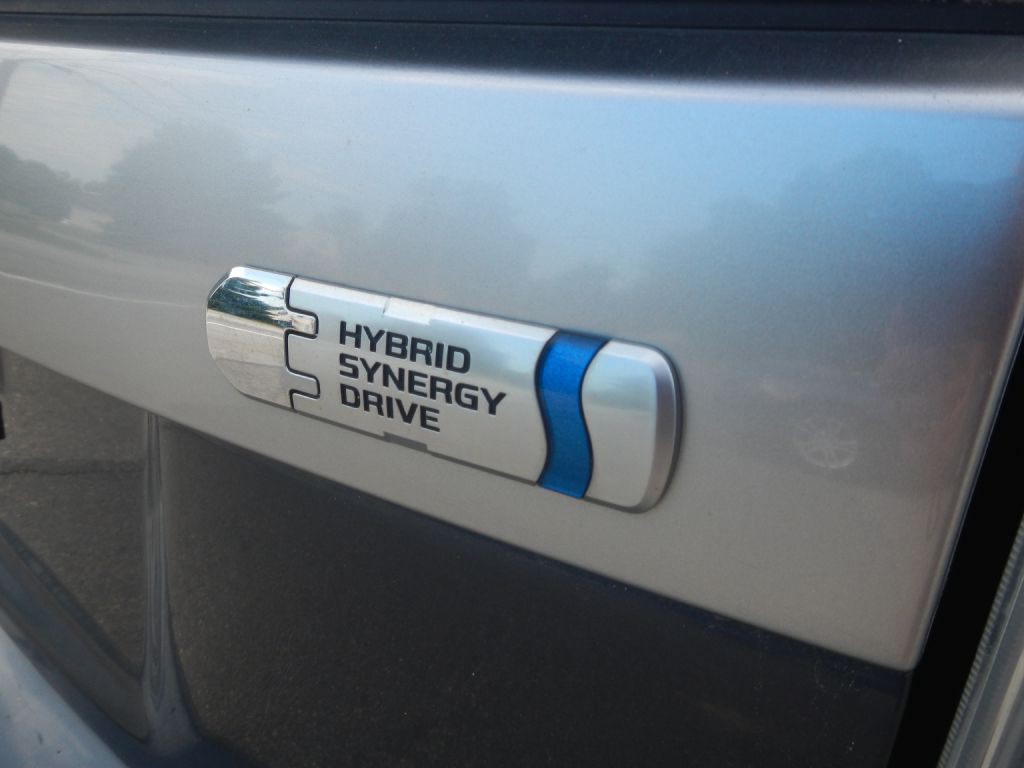 2012 Toyota Prius Image 32