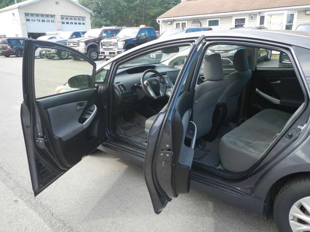 2012 Toyota Prius Image 41
