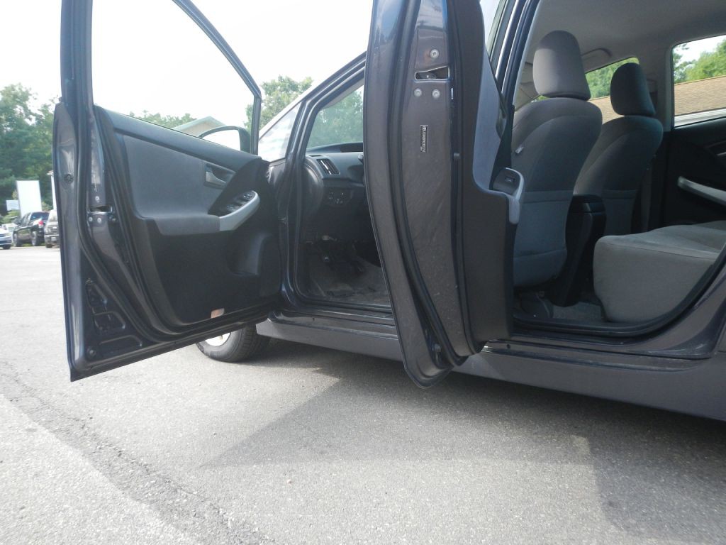 2012 Toyota Prius Image 42