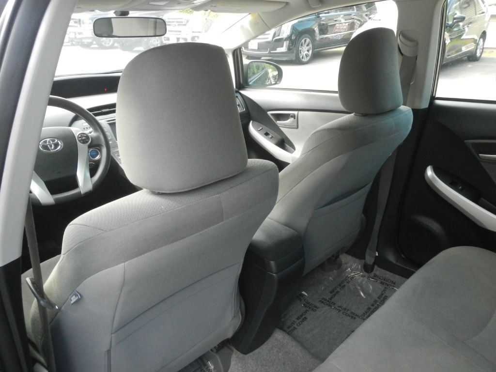 2012 Toyota Prius Image 46