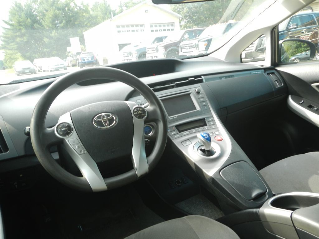2012 Toyota Prius Image 47