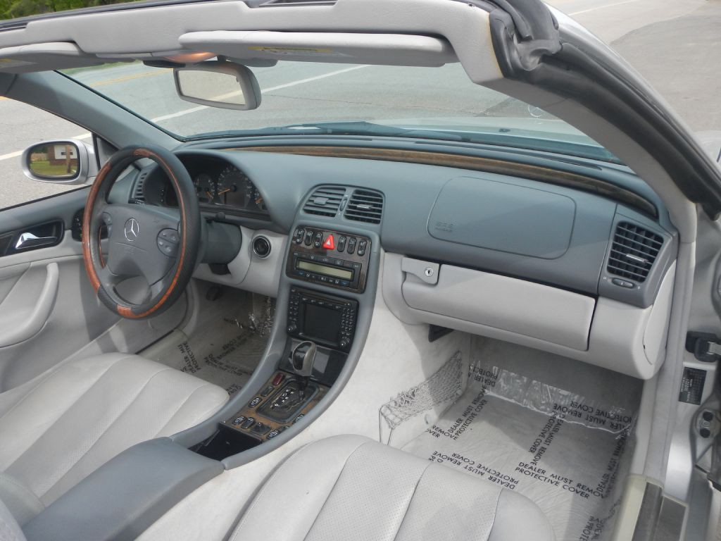 2003 Mercedes-Benz CLK-Class Image 3