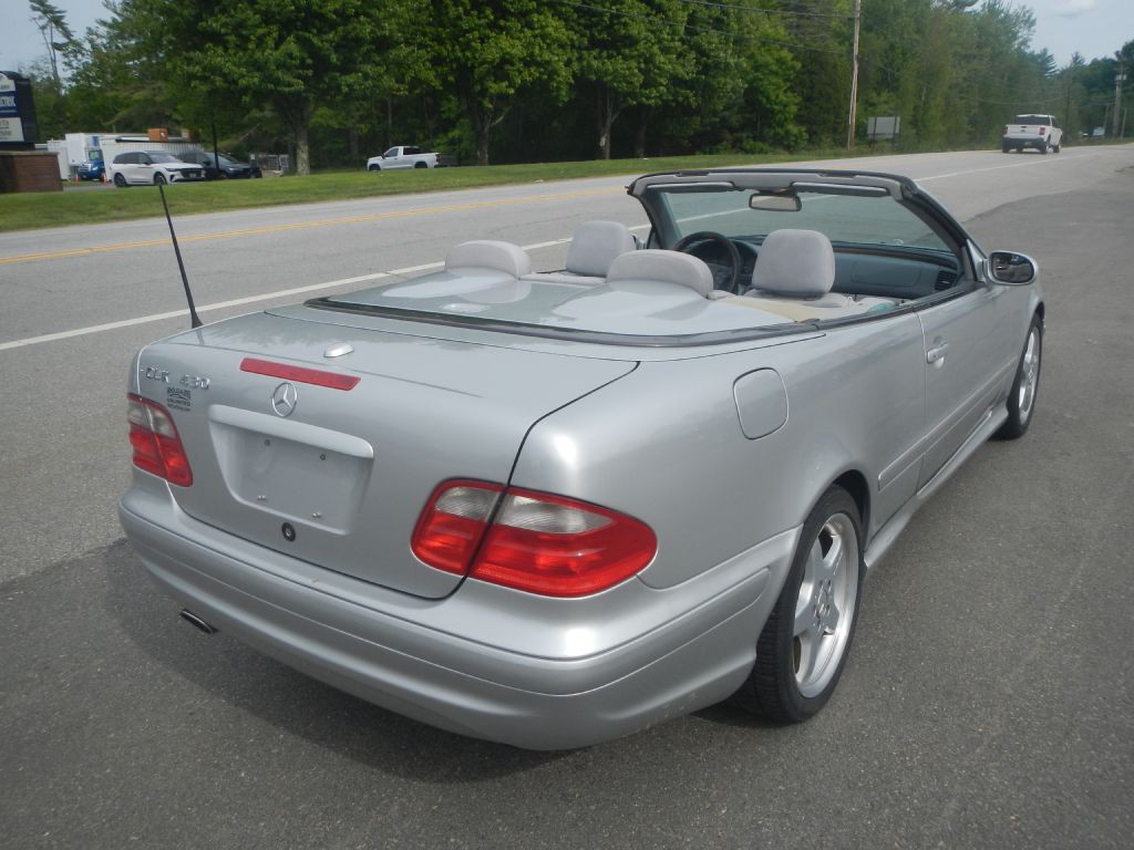 2003 Mercedes-Benz CLK-Class Image 6