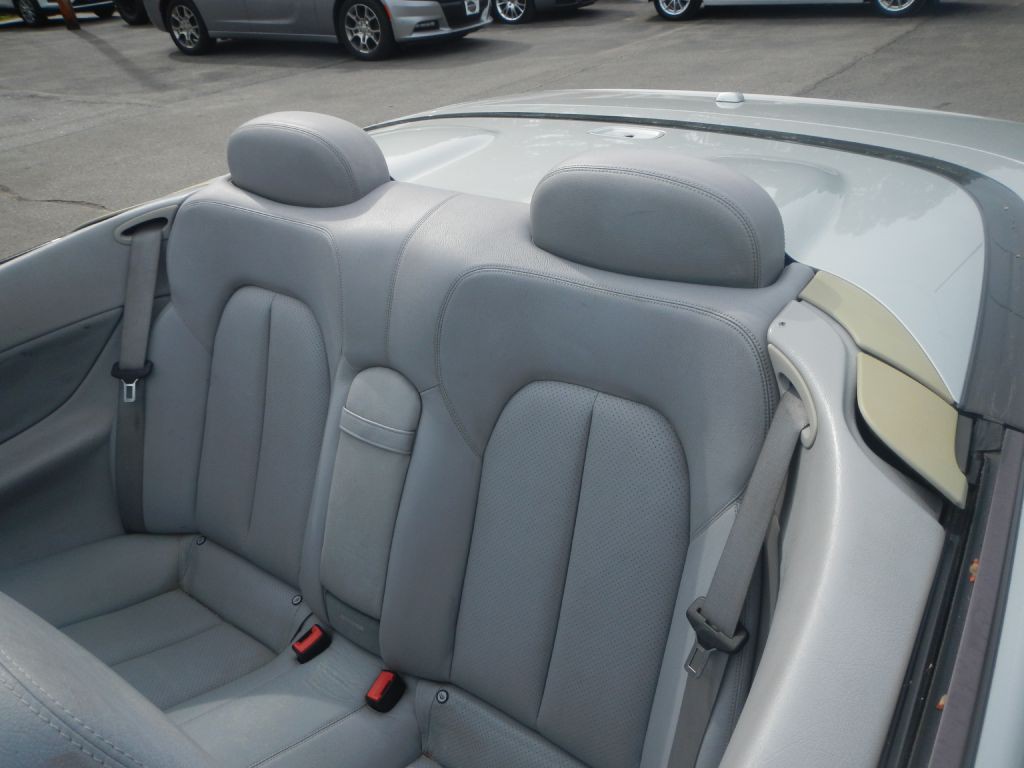 2003 Mercedes-Benz CLK-Class Image 8