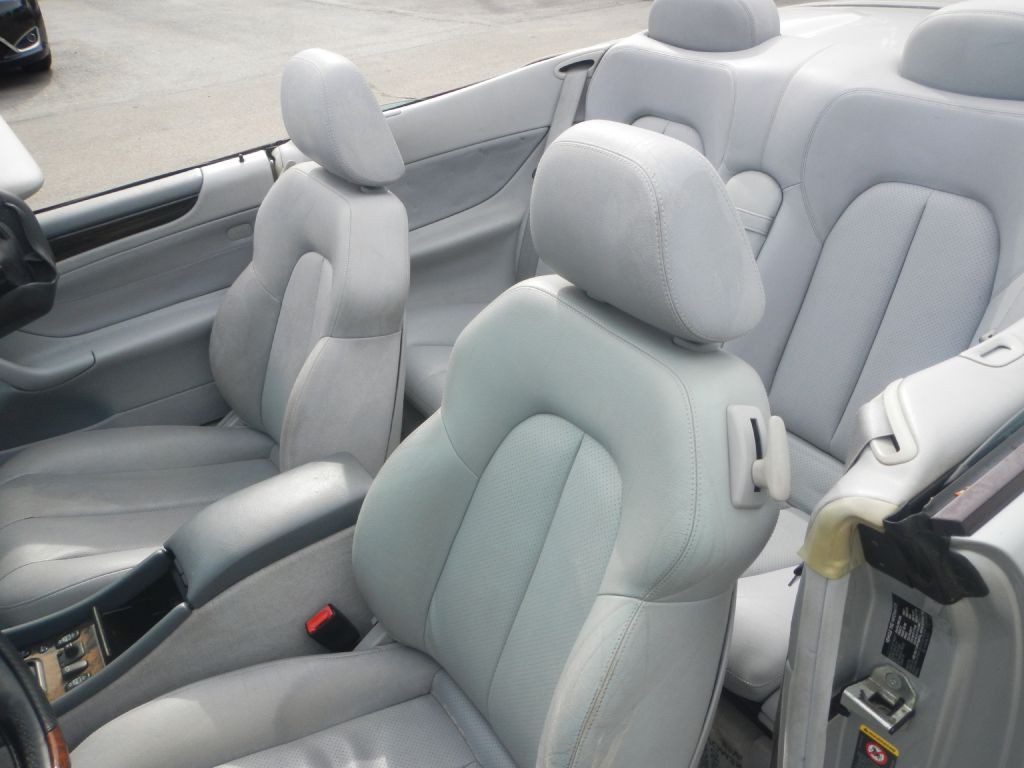 2003 Mercedes-Benz CLK-Class Image 9