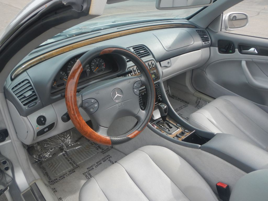 2003 Mercedes-Benz CLK-Class Image 10