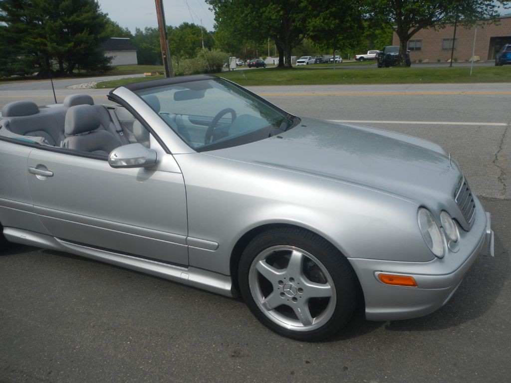2003 Mercedes-Benz CLK-Class Image 12
