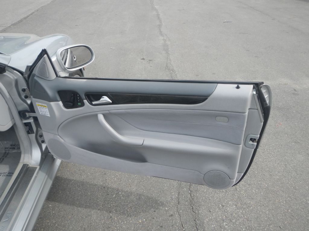 2003 Mercedes-Benz CLK-Class Image 15