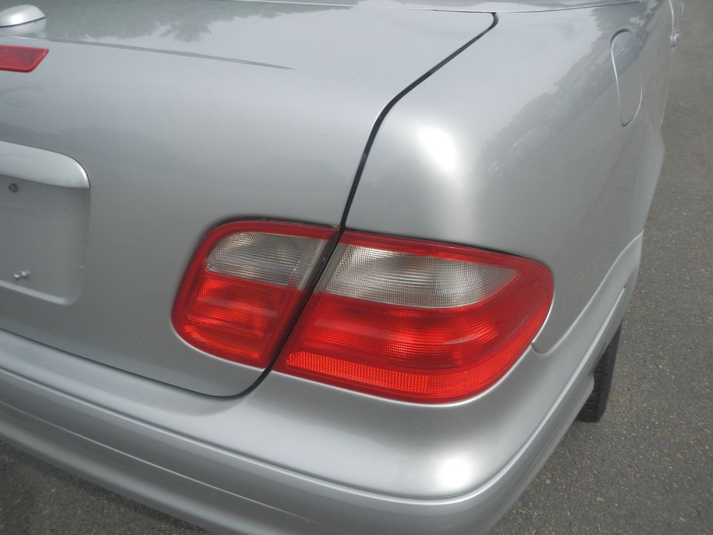 2003 Mercedes-Benz CLK-Class Image 24