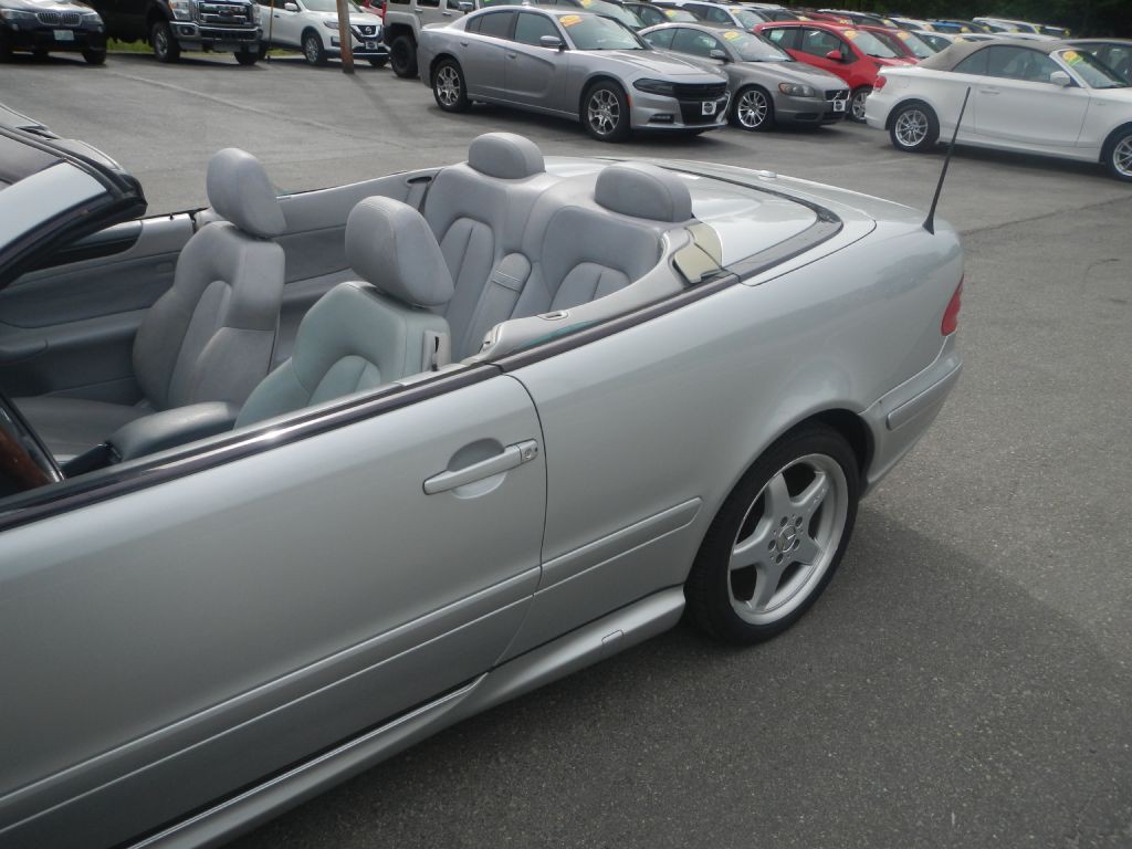 2003 Mercedes-Benz CLK-Class Image 29