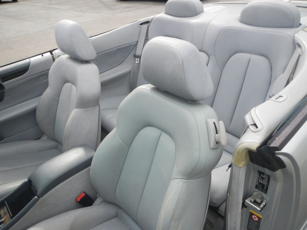2003 Mercedes-Benz CLK-Class Image 35