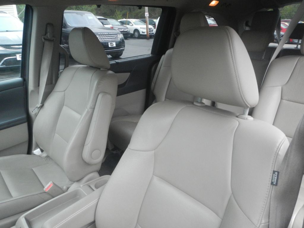 2015 Honda Odyssey Image 4