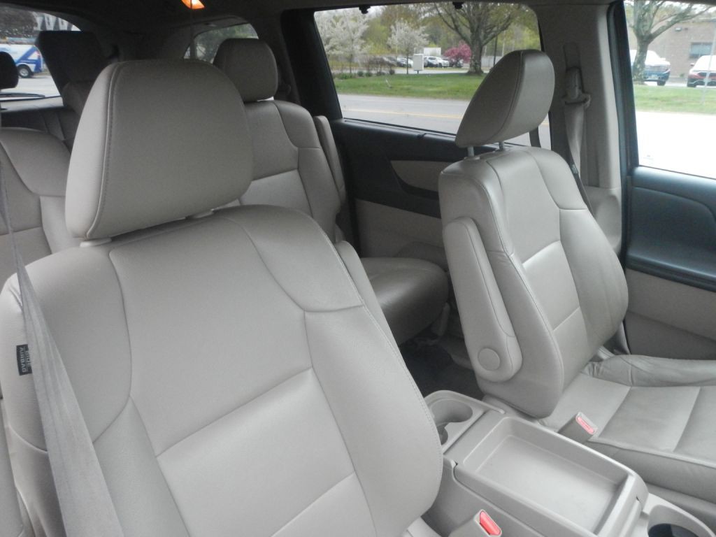 2015 Honda Odyssey Image 11