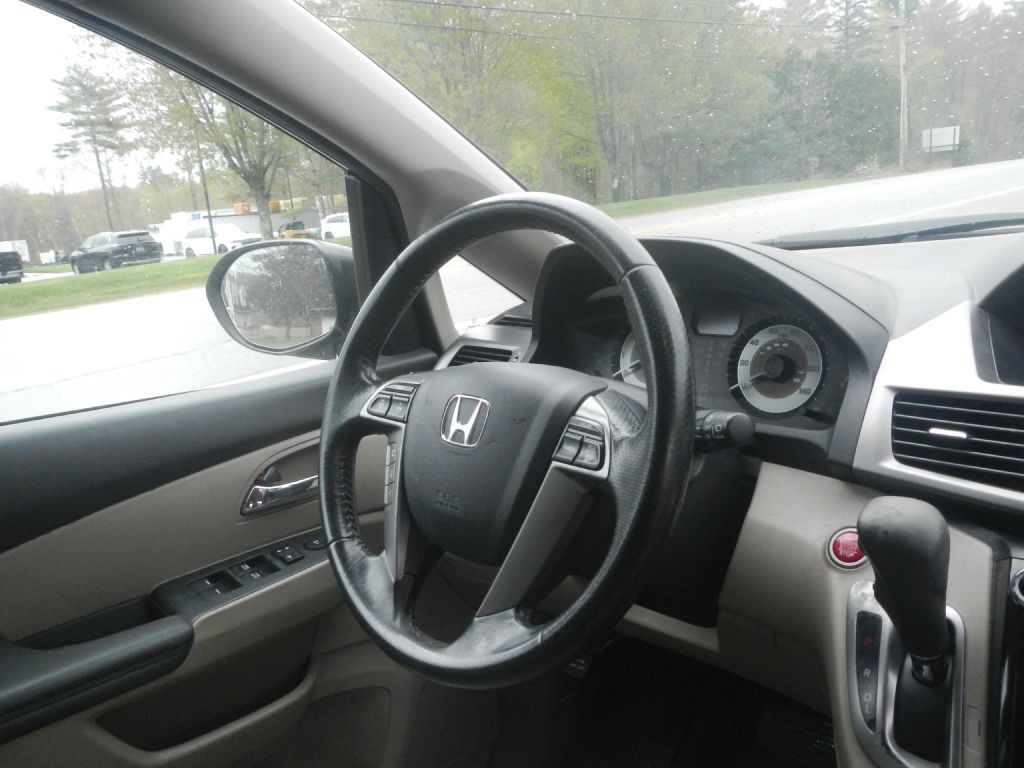 2015 Honda Odyssey Image 16