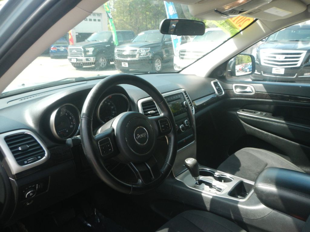 2012 Jeep Grand Cherokee Image 10
