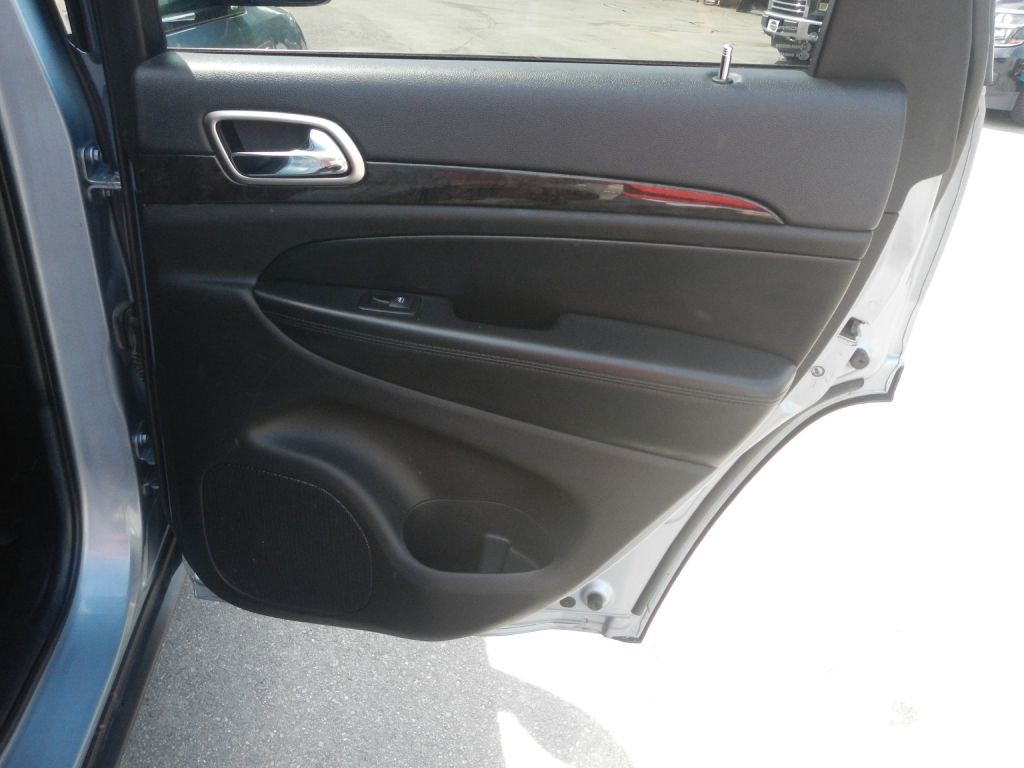 2012 Jeep Grand Cherokee Image 22