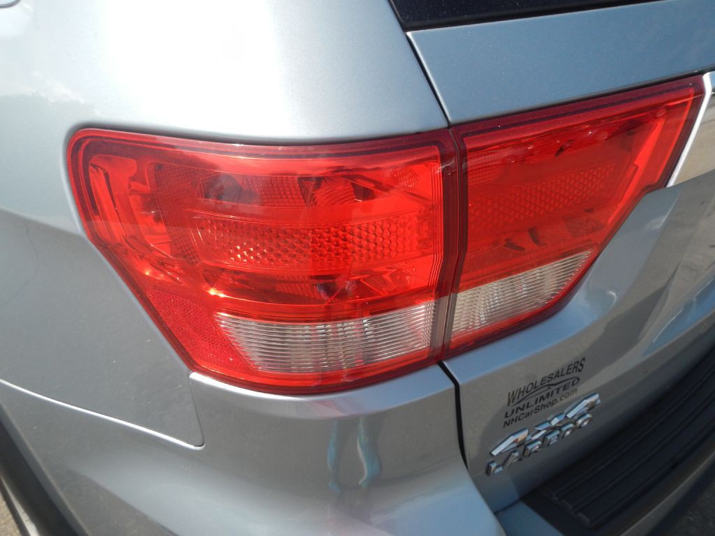2012 Jeep Grand Cherokee Image 28