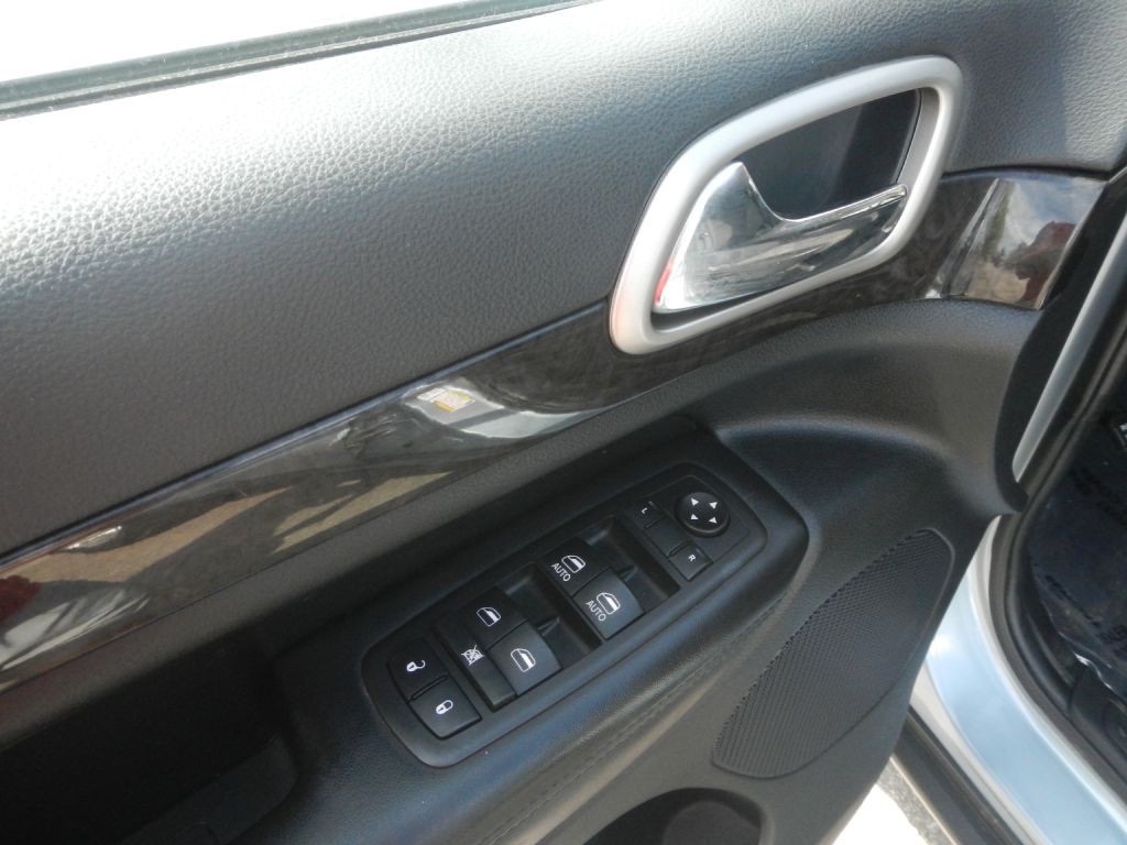 2012 Jeep Grand Cherokee Image 39