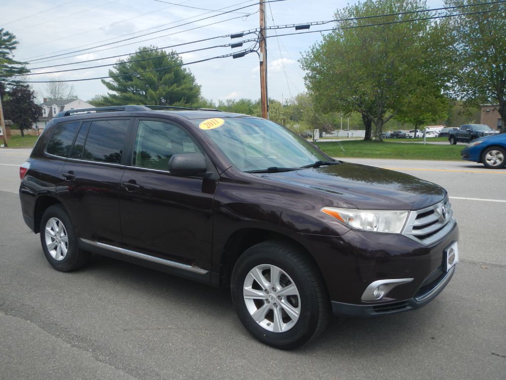 2011 Toyota Highlander Image 2