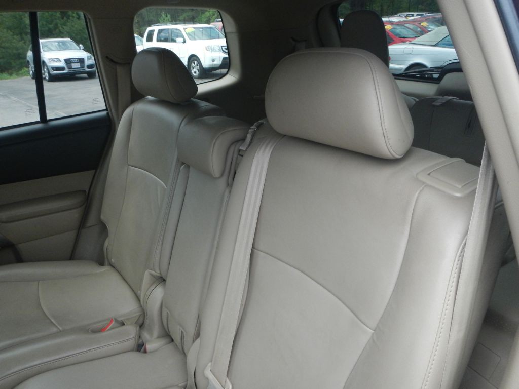 2011 Toyota Highlander Image 9