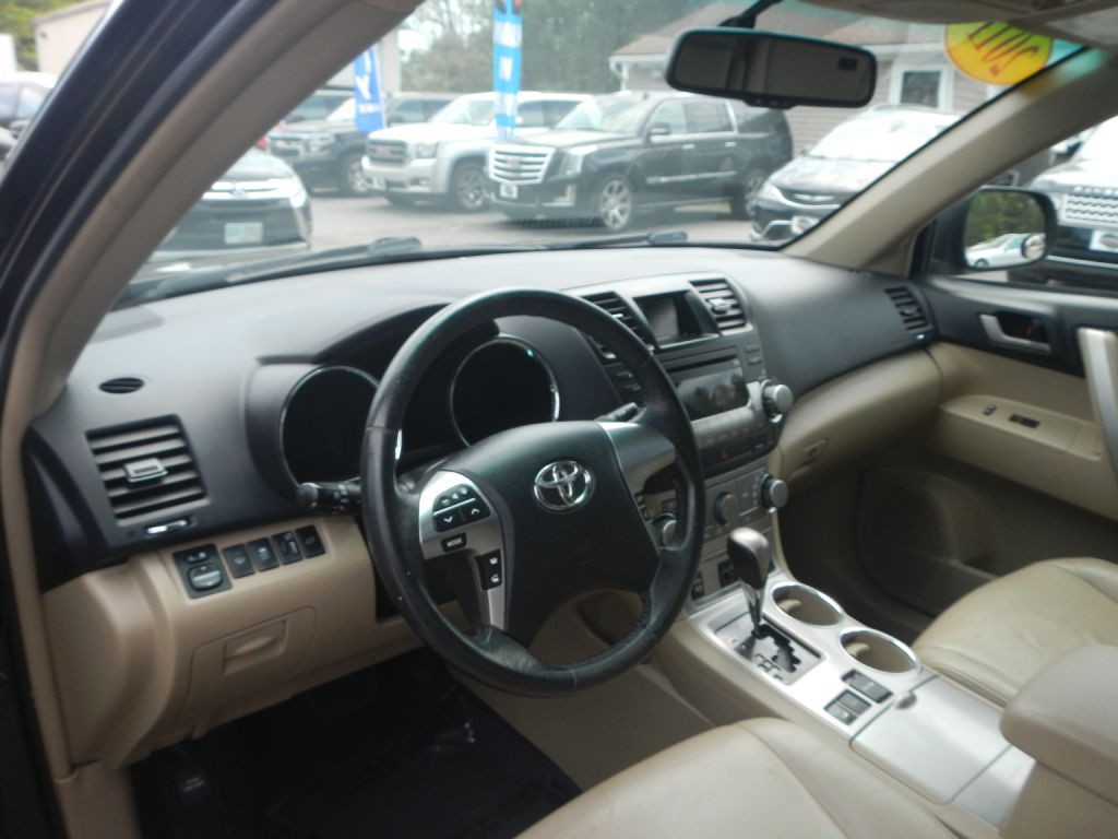 2011 Toyota Highlander Image 11