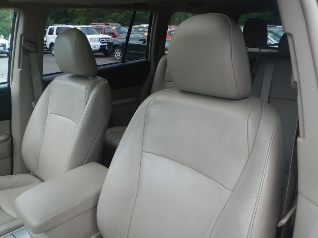 2011 Toyota Highlander Image 12