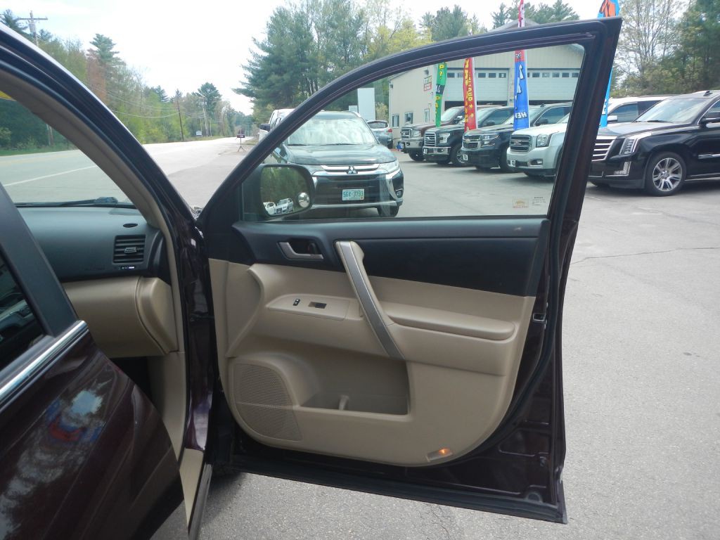 2011 Toyota Highlander Image 16