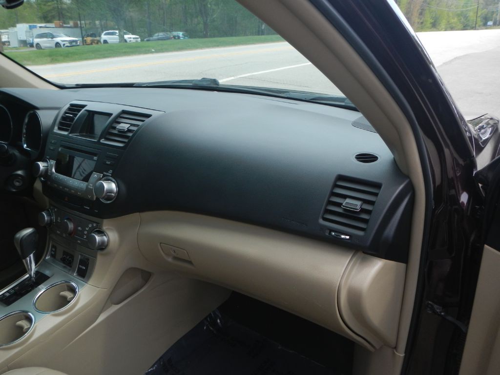 2011 Toyota Highlander Image 17