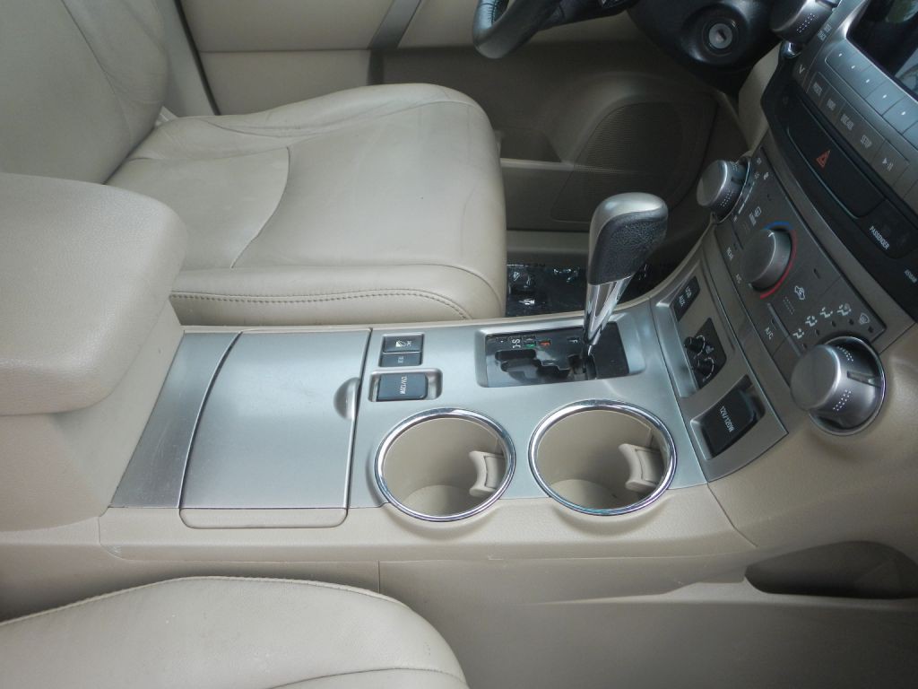 2011 Toyota Highlander Image 20