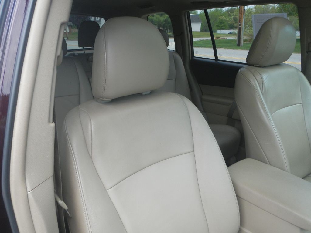 2011 Toyota Highlander Image 21