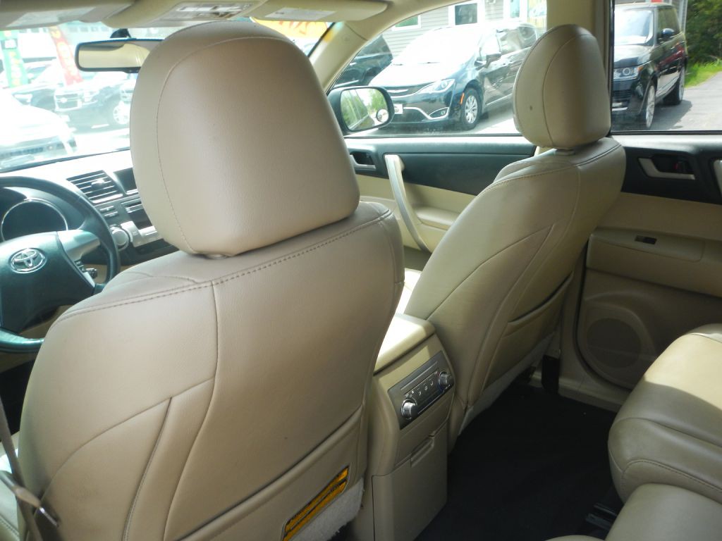 2011 Toyota Highlander Image 44
