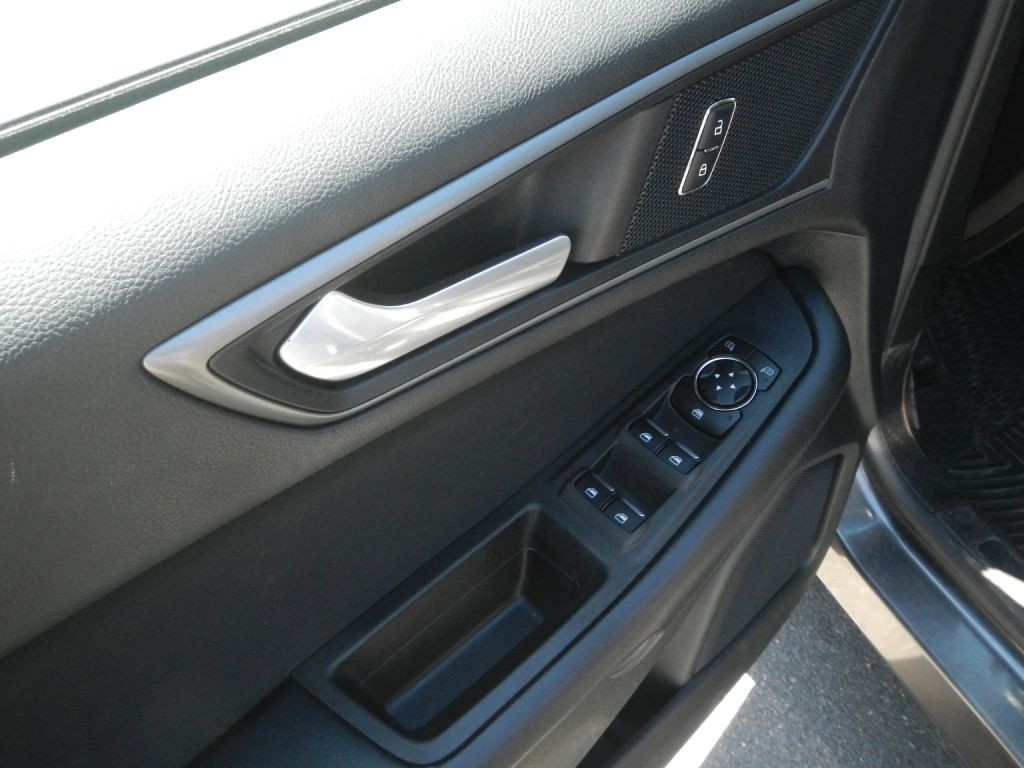 2015 Ford Edge Image 18