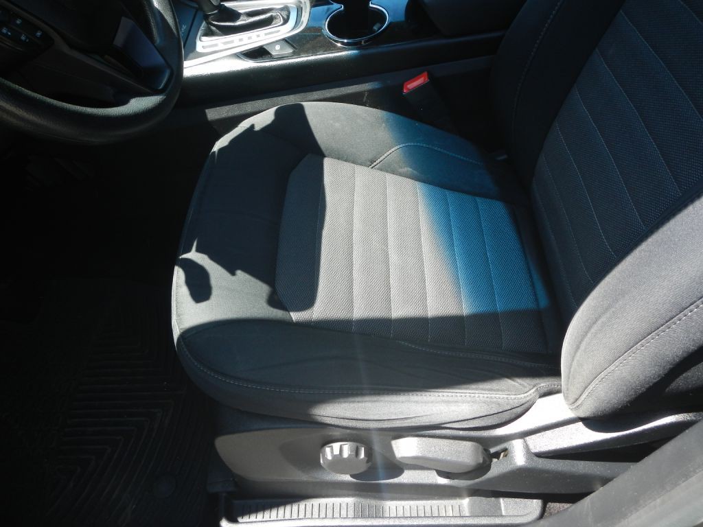 2015 Ford Edge Image 19