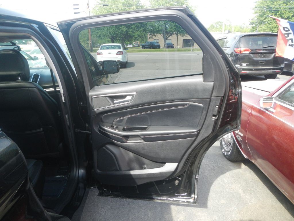2018 Ford Edge Image 28