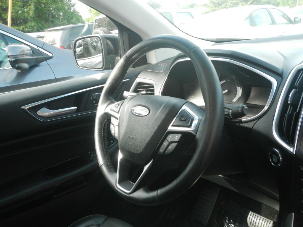 2018 Ford Edge Image 39