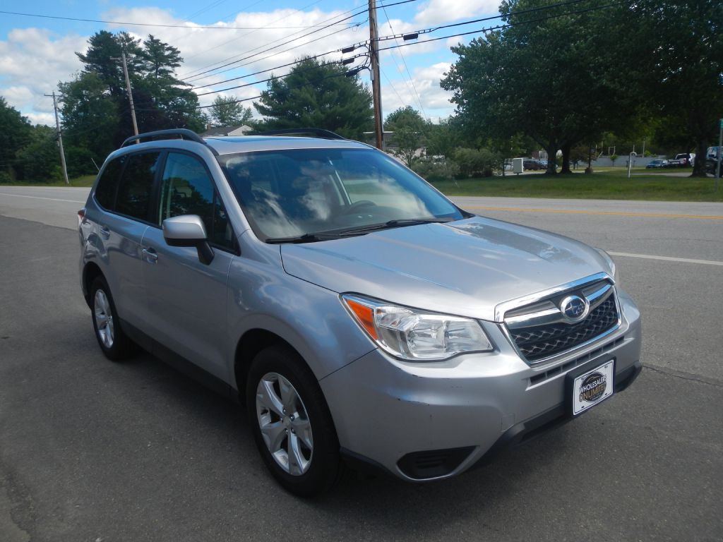 2015 Subaru Forester Image 1