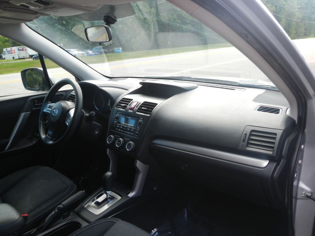 2015 Subaru Forester Image 10
