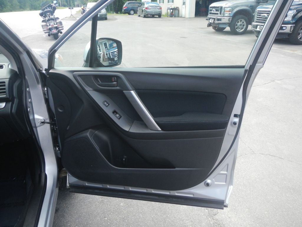 2015 Subaru Forester Image 18
