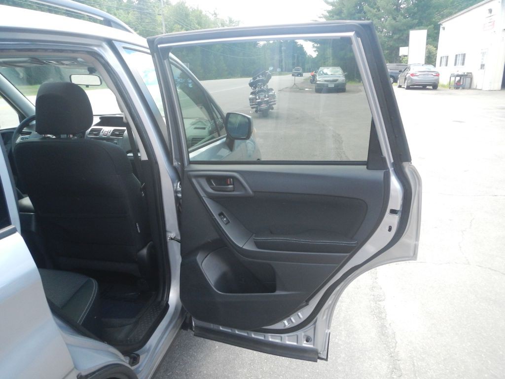 2015 Subaru Forester Image 25