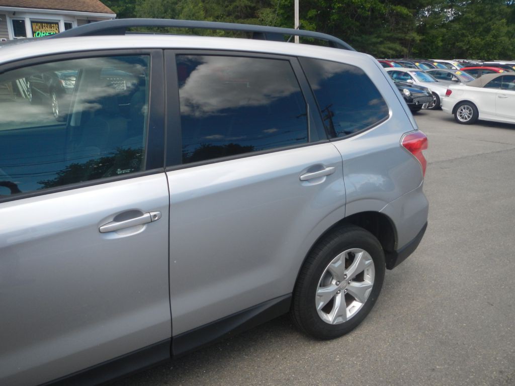 2015 Subaru Forester Image 40