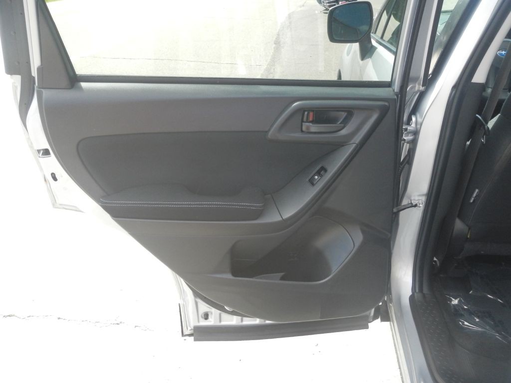 2015 Subaru Forester Image 44