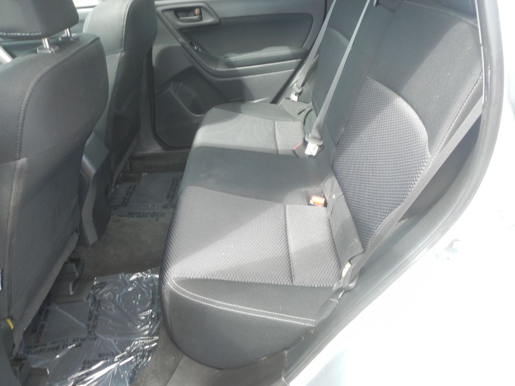 2015 Subaru Forester Image 45